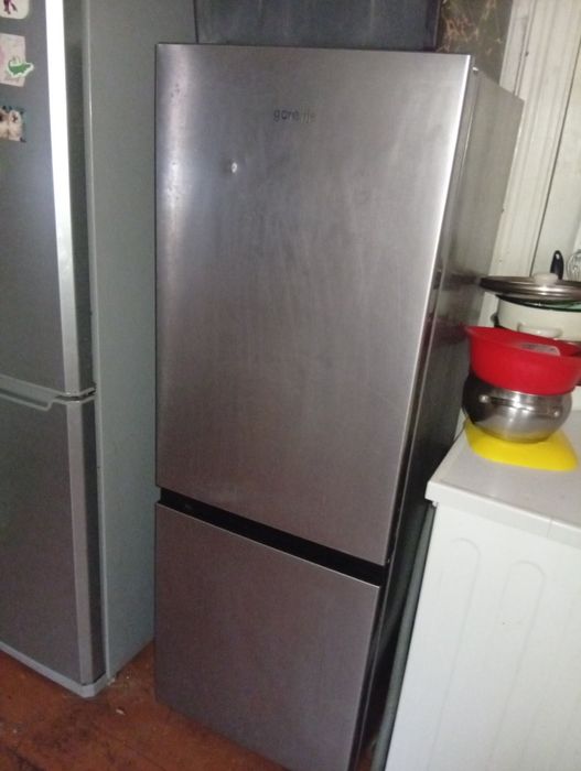 Холодильник б/у.