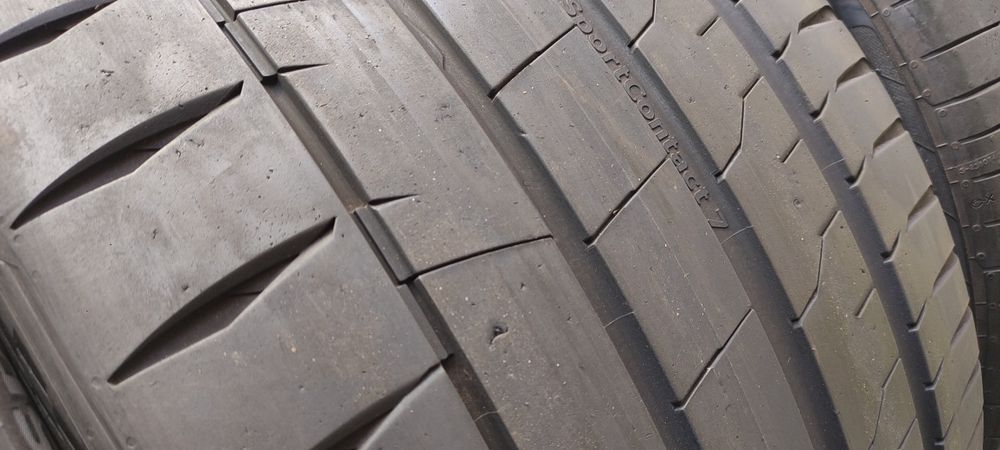Pneus 285/35/21 e 325/30/21 continental