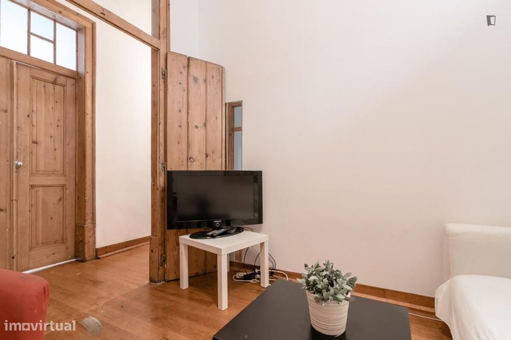Quarto - localizado em Santa Apolónia Lisbon