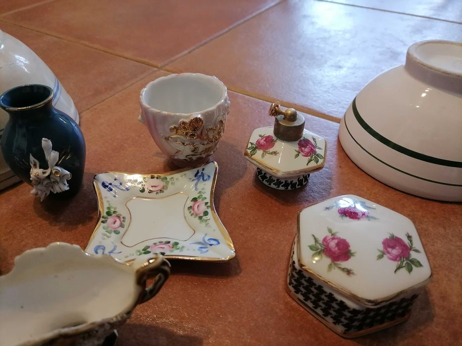 Objetos decorativos Porcelana e fiança