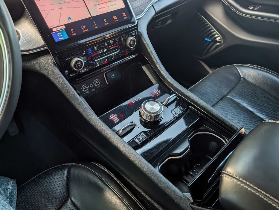 Jeep Grand Cherokee 4xe Hybrid      2024