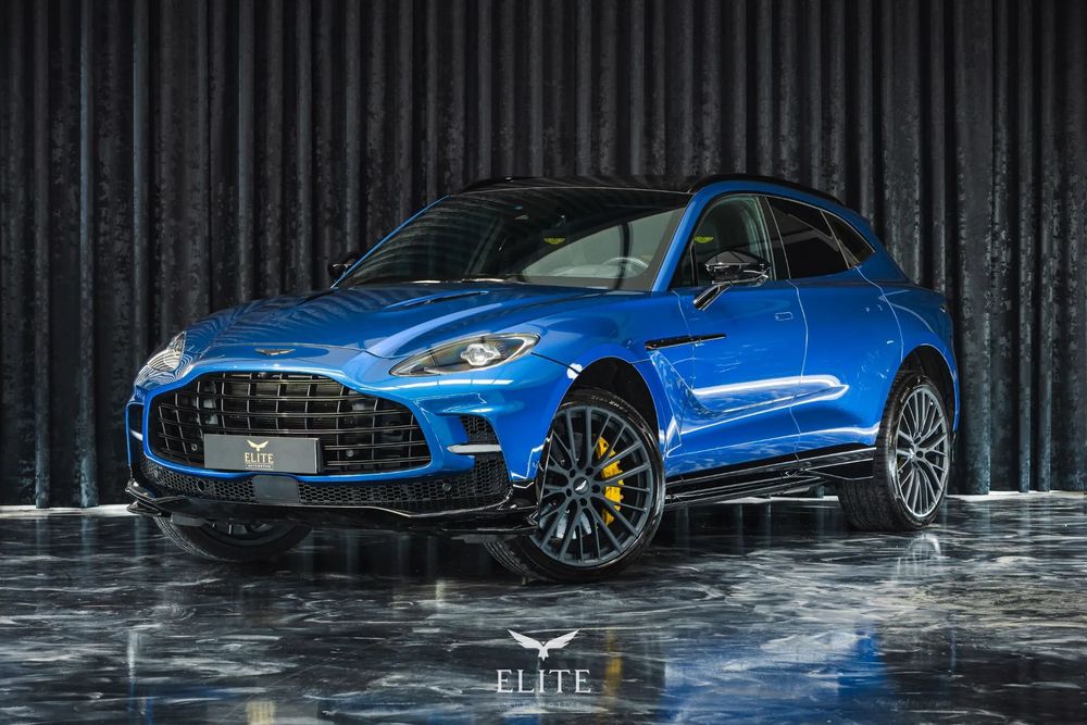 Aston Martin DBX 707
