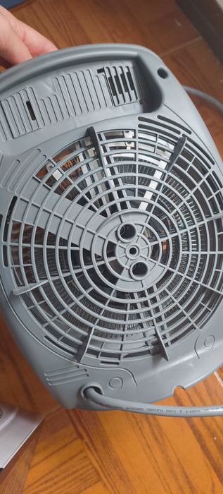 Aquecedor DeLonghi - como novo, na caixa