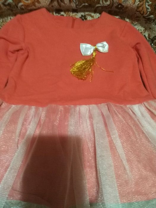Продам плаття для дівчинки.