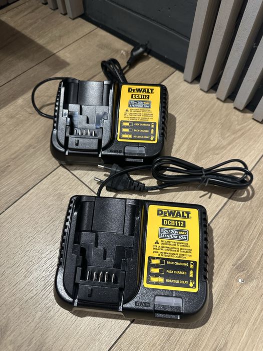 Зарядний пристрій Dewalt DCB1112, DCB1106 DCB112 DCB1104 новий