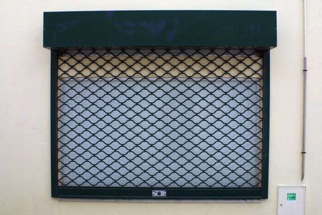 Grades de Enrolar de Segurança para montras - Fabricação e Montagem