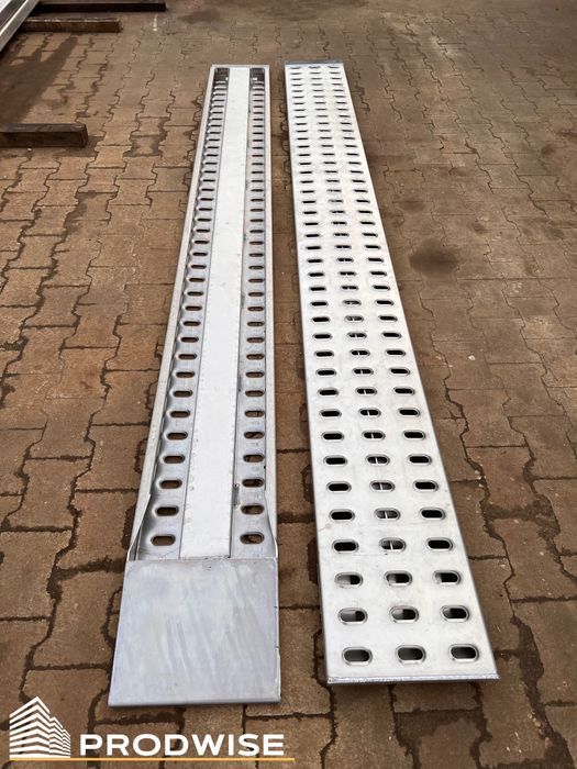 Najazdy / podjazdy / trapy wjazdowe aluminiowe Lohr 2,5 m (315mm x 2500mm) PRODUCENT (2m / 2,5m / 3m) (do przyczep, autolawet, lawet, pomoc drogowa)