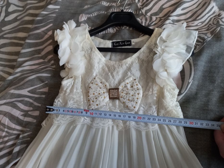 Платье праздничное новое на девочку