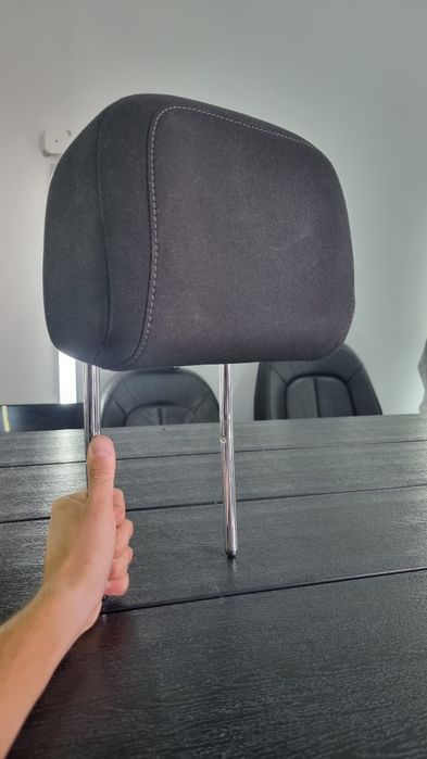 Zagłówek kierowcy Volkswagen Passat B8 regulowany