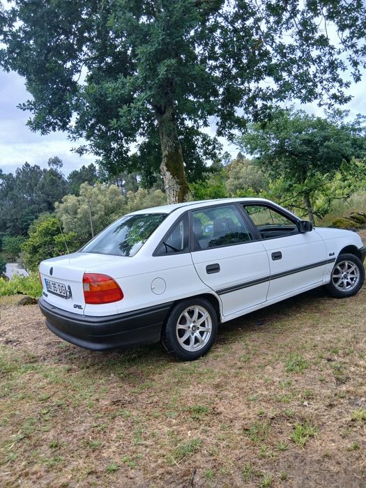 Vendo opel corsa