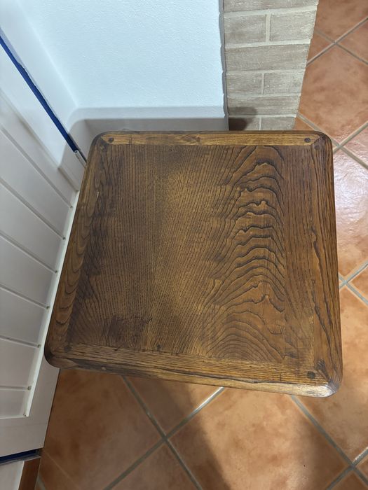 Mesa de apoio de sala