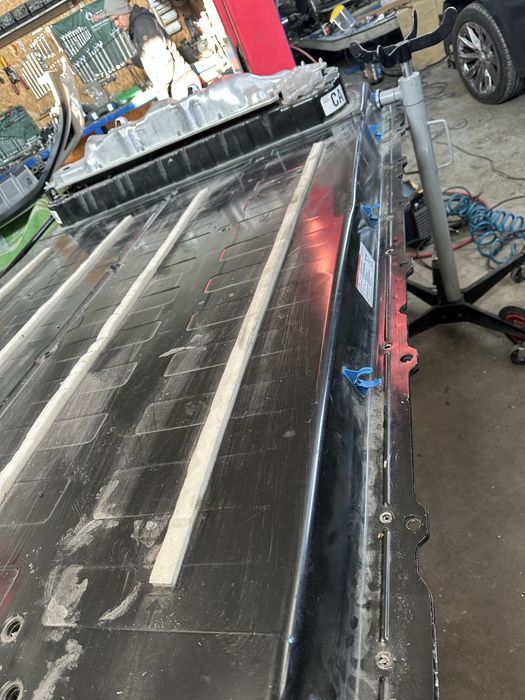 Батарея на Tesla madel3 82kwt