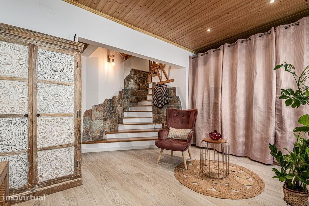 Moradia Acolhedora e Remodelada no Samouco, Alcochete, Setúbal