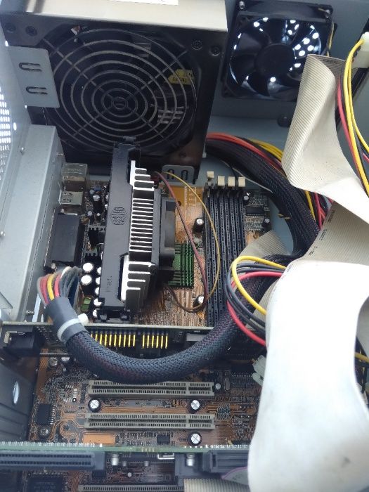 Computador Pentium antigo