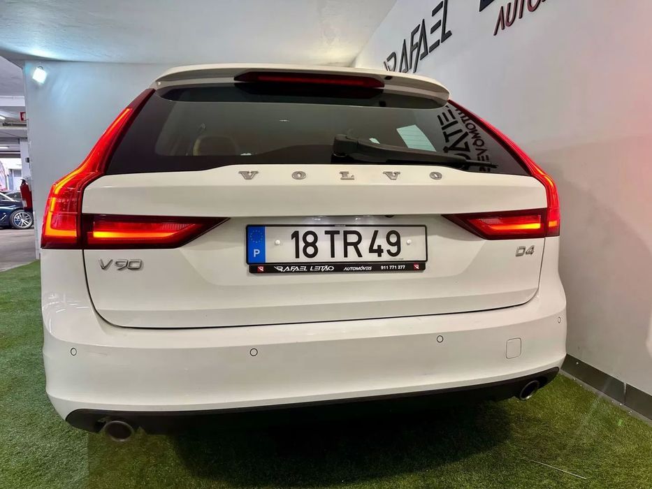 Volvo V90 2.0 D4 Momentum Geartronic