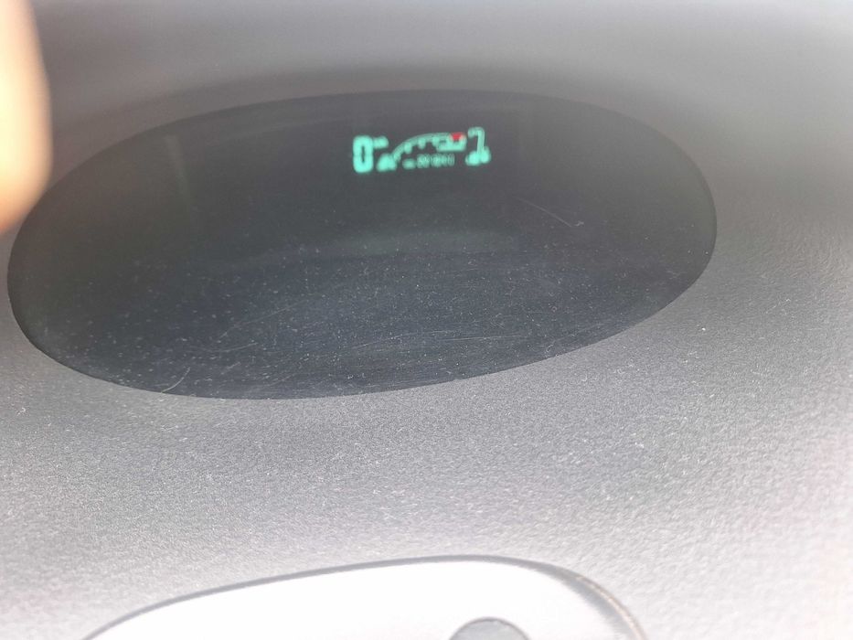 So 225km Vendo toyota yaris d4d comercial 225km em excelente estado