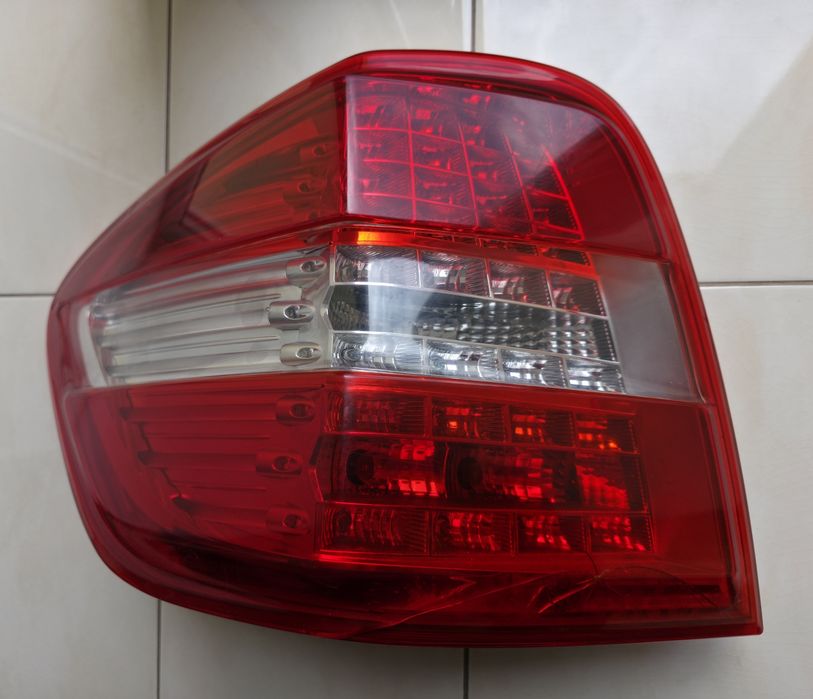 Задние фонари Mercedes ML W164 /рестаил USA