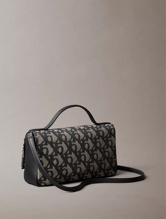 Сумка calvin klein, allover monogram flap crossbody bag calvin klein black