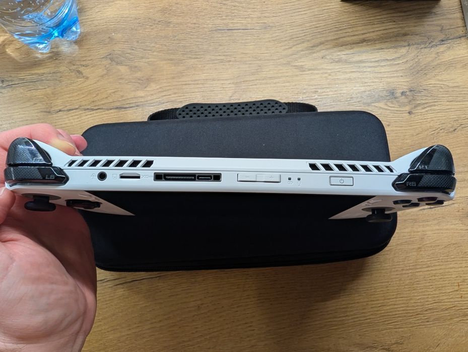 Asus ROG Ally z1e / Gwarancja / akcesoria