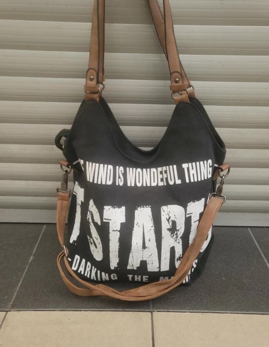 Listonoszka czarna z napisem