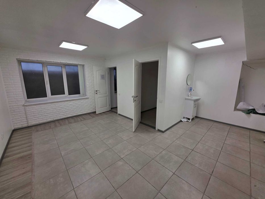 Оренда фасадного приміщення, Печерськ, 57м.кв. Від власника