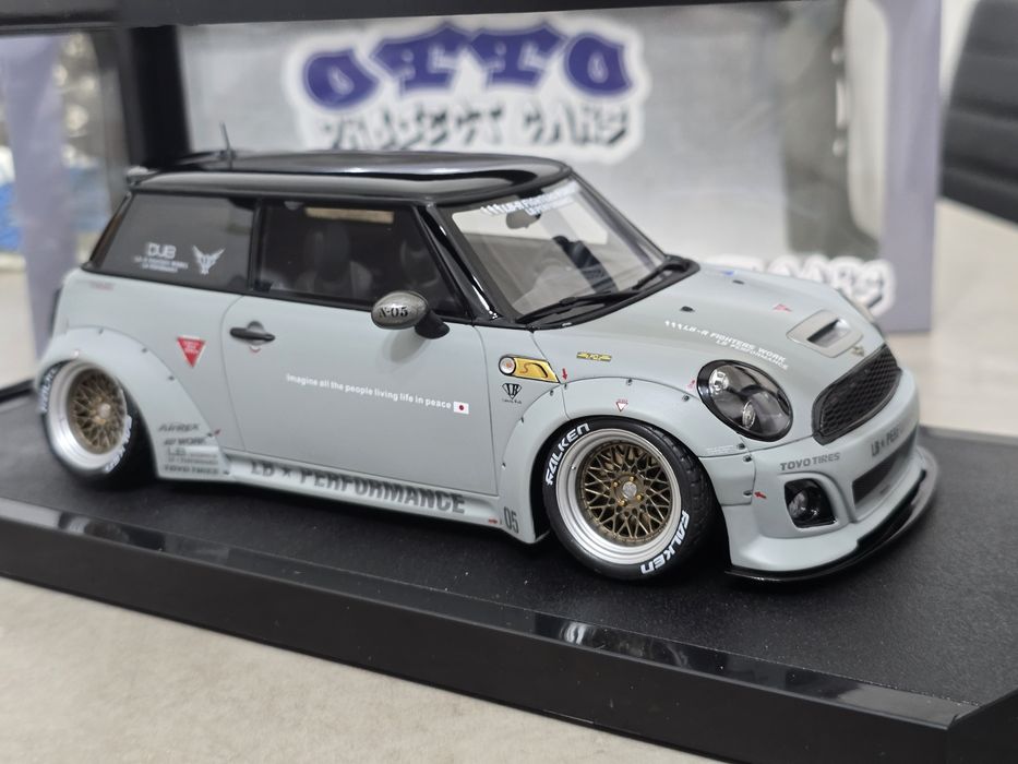 1/18 Miniatura Mini Cooper R56