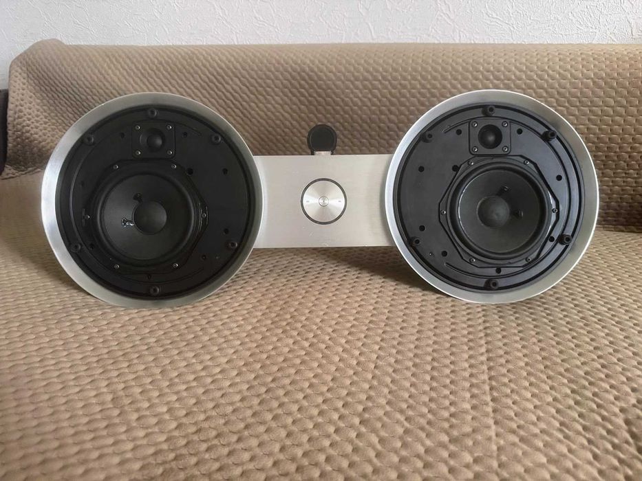 Преміальна акустична система BANG & OLUFSEN BeoSound 8 (чорна).