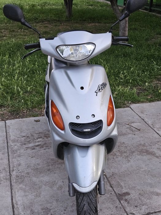 Скутер Yamaha GRAND AXIS 100