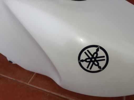 Deposito Yamaha com pintura nova