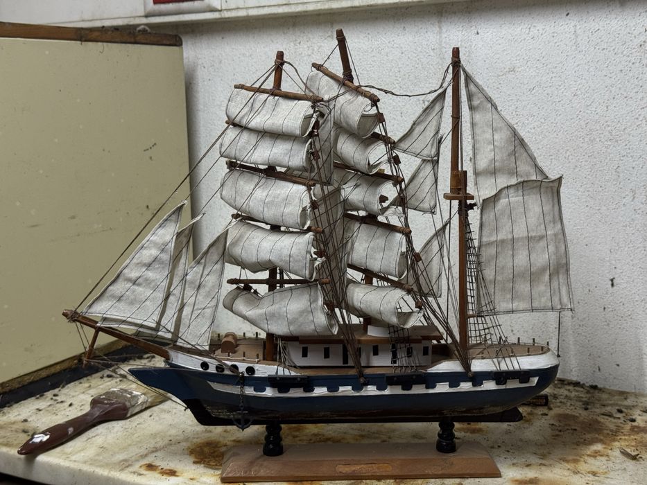 3 Barcos em Miniatura (Para Restauro Profundo / Peças)