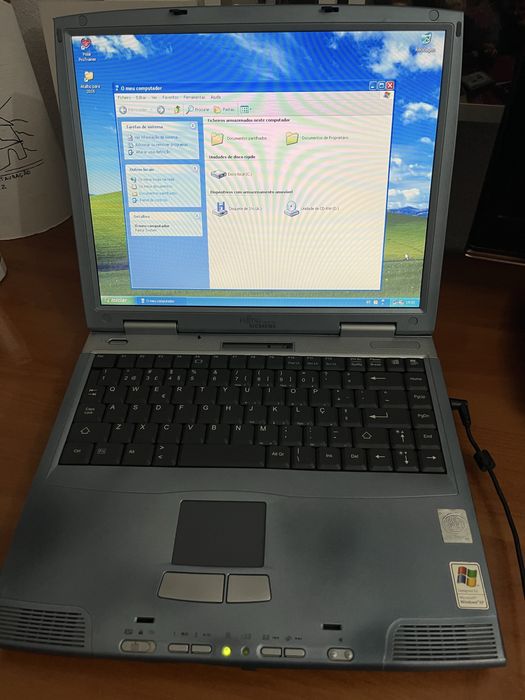 Computador Fujitsu Siemens Amilo-D