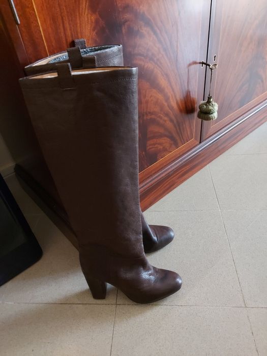 Botas de cano alto em pele da UTERQUE, tamanho  39