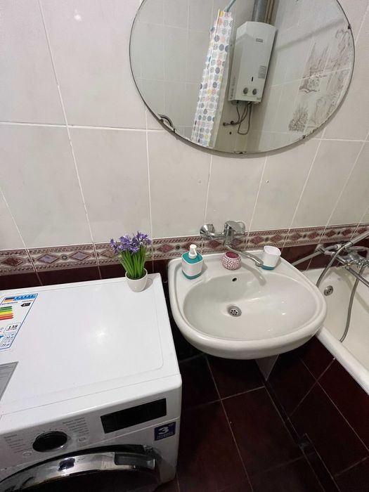 Хостел Печерська! Легко дістатись без ліфта! Теплота та  світло!