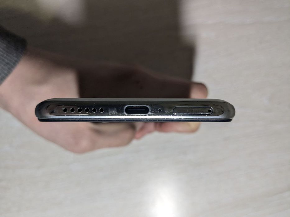 Xiaomi Mi 11T 8/128 / AMOLED 120Hz
