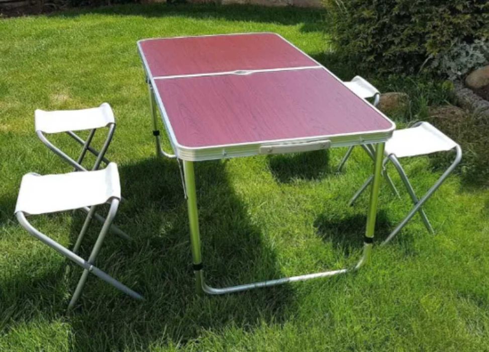 Столик розкладний з 4 стільцями з висувними ніжками та пазом для зонта