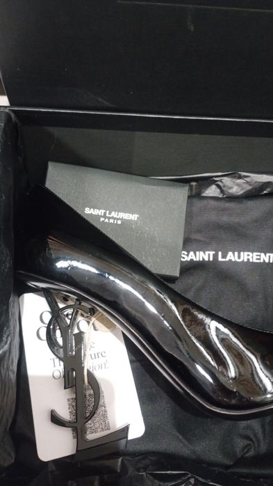 Elegancki szpilki Saint Laurent oryginalne rozmiar 38½ Nowy bez metki