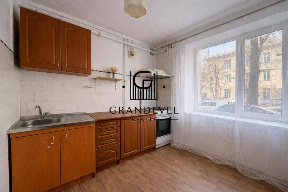 Продаж 2к квартири Монастирського | Сурікова 4, Солом'янка, Київ