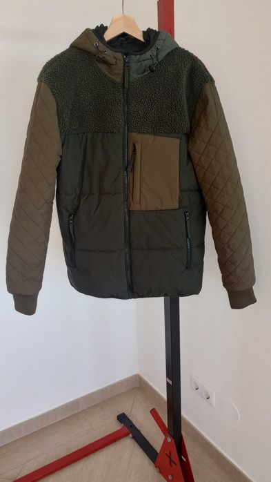 Casaco com Capuz DESIGUAL – Tamanho L – Excelente Estado