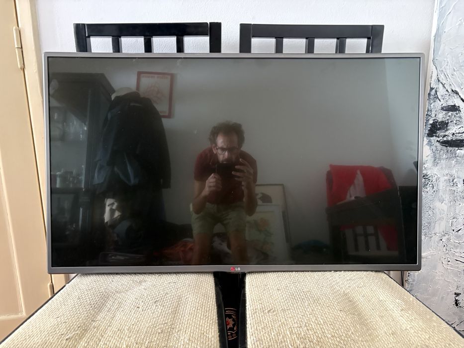 Televisao LG 42 polegadas com suporte de parede
