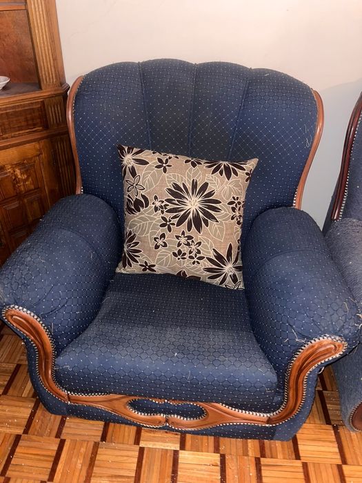 Conjunto de sofá e poltronas