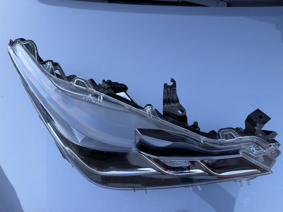 Reflektor, lampa prawy przod TOYOTA COROLLA E21