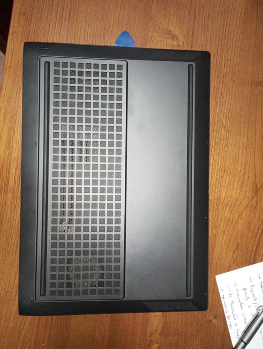 HP Victus 16 (i7-13700H / RTX 4060) – PARA PEÇAS