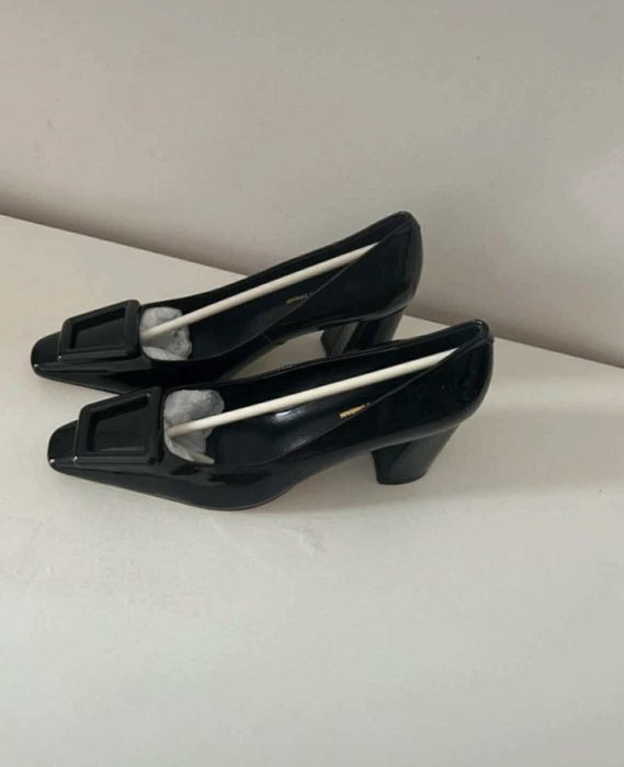 Nowe czarne lakierowane czółenka