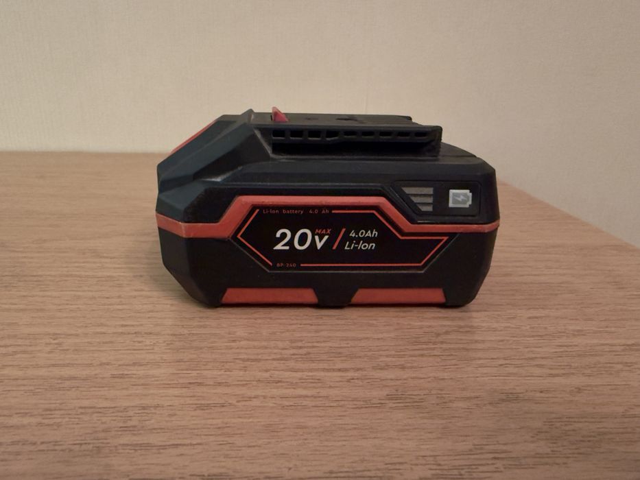 Продам надежный комплект аккумуляторного инструмента Dnipro-M