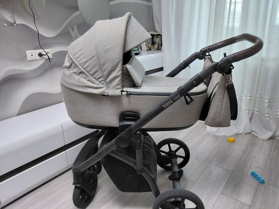 Продам коляску 2 в 1 Roan Bass Next
