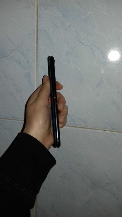 Продам айфон 7 на запчасти