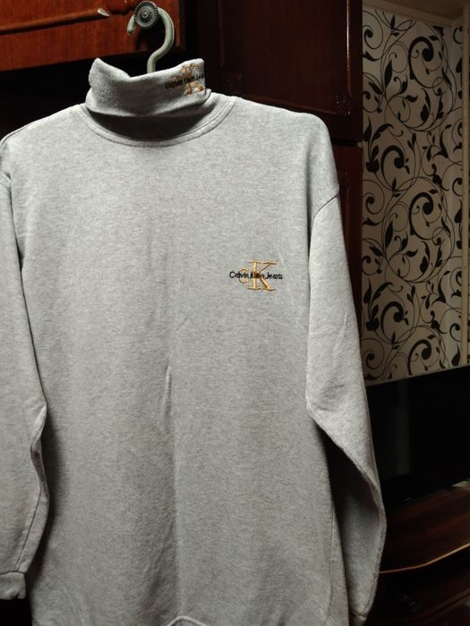 Продам гольф мужские Calvin Klein