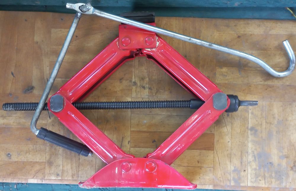 Домкрати  механічні 1,5 тони і для ваз жигулі