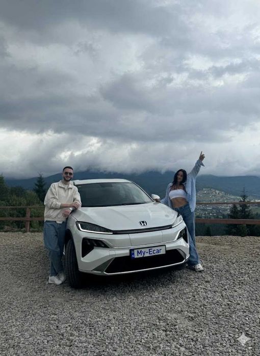 Оренда прокат авто автомобіля каршеринг електромобіля