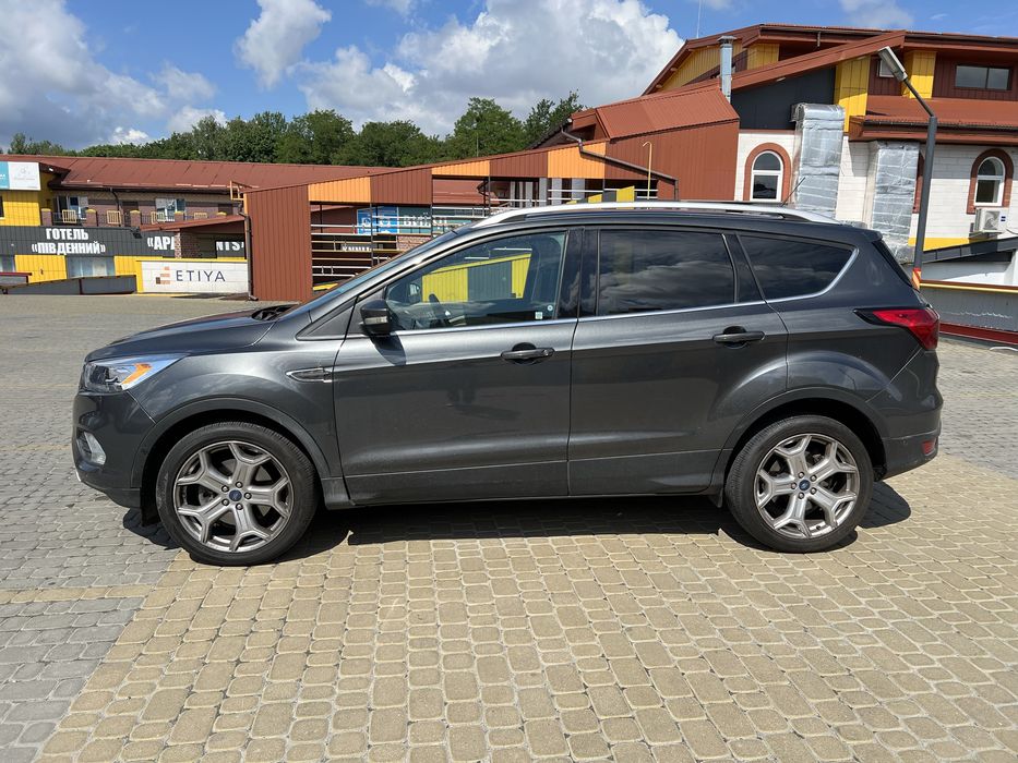ТЕРМІНОВО! Ford Escape 2019